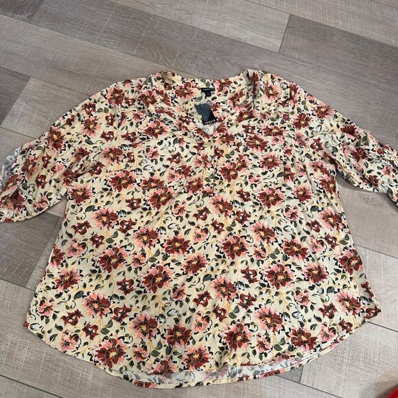 Torrid Womens Floral Print 3/4 Sleeve Blouse Size 3X 100% Lightweight Cream Pink - Picture 1 of 7